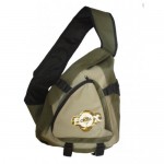 MT15 – Mochila transversal confeccionada em poliéster com compartimento frontal – Promocional